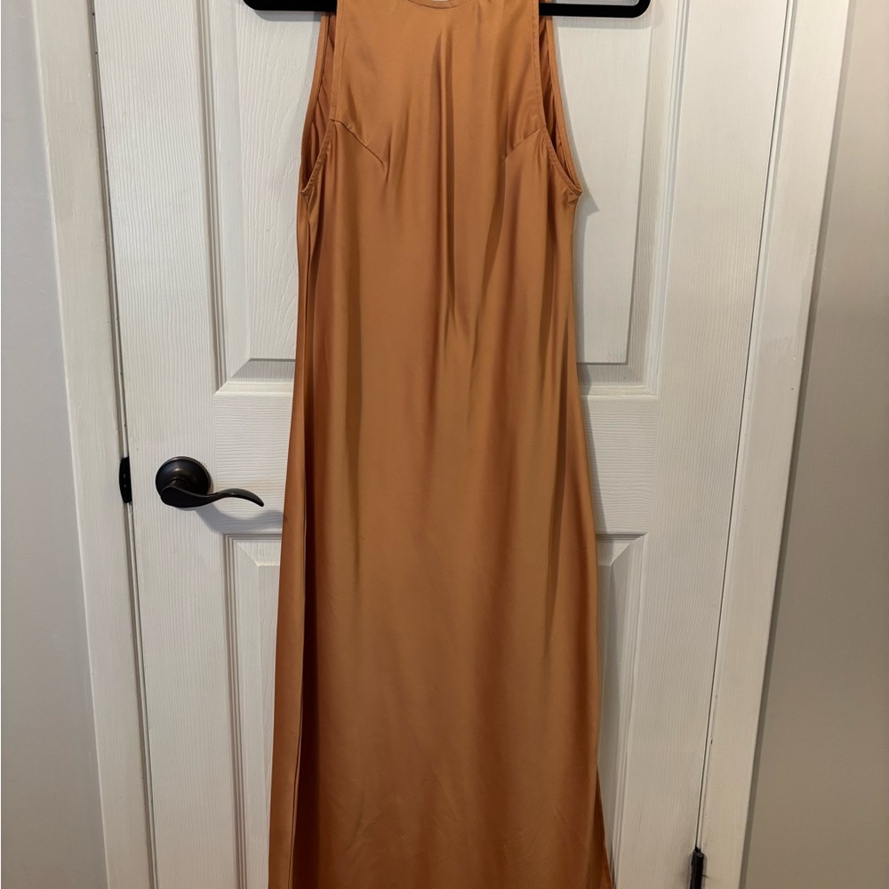 Elegant Gold Sleeveless Dress
